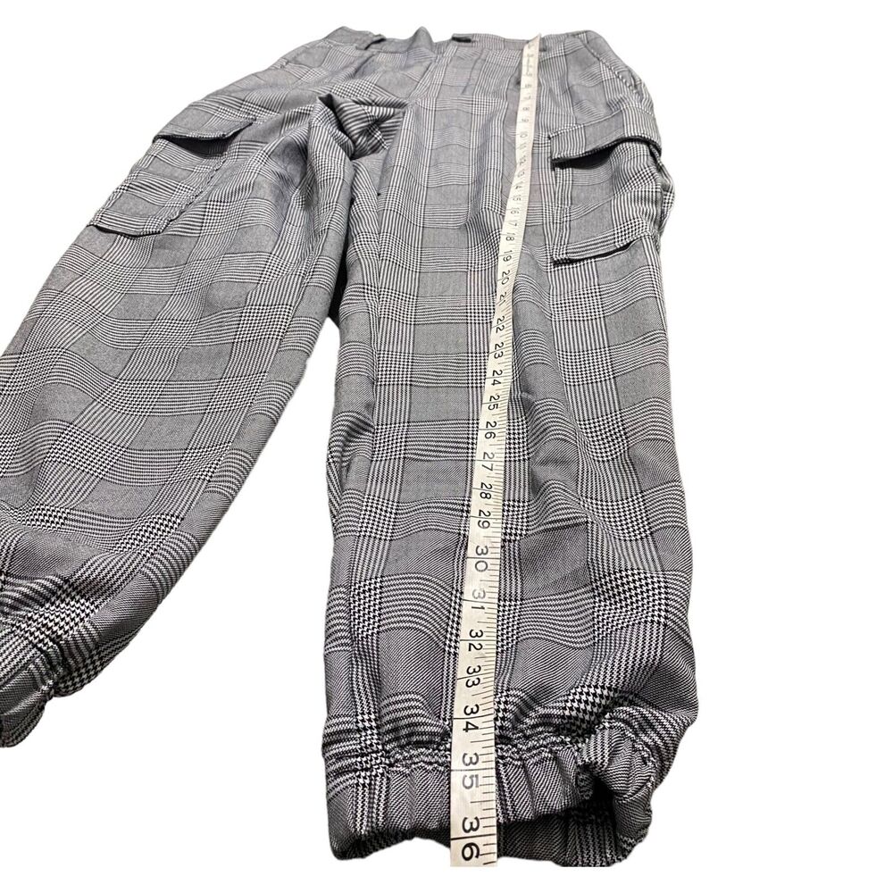 Forever 21 Women's Plaid Cargo Joggers Black and White Trousers Small - Picture 11 of 11